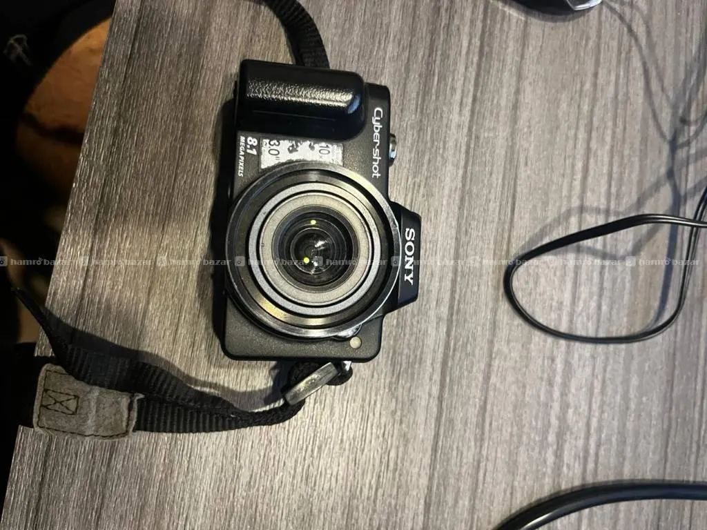 Sony Cybershot DSC-H10 8.1MP Digital Camera